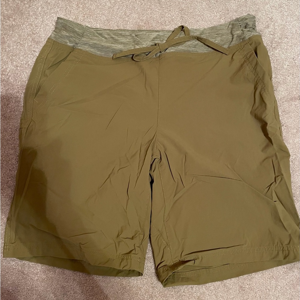 Duluth Trading Co Olive Green Women's Shorts
